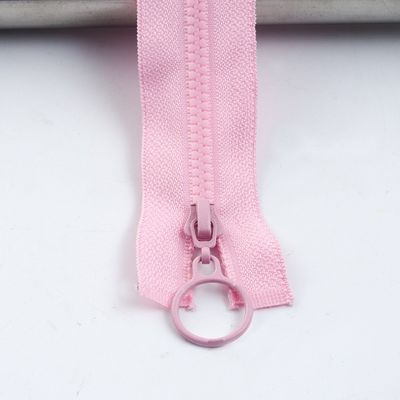 #5 Cerradura de resina con dientes de colores para prendas de vestir en rosa