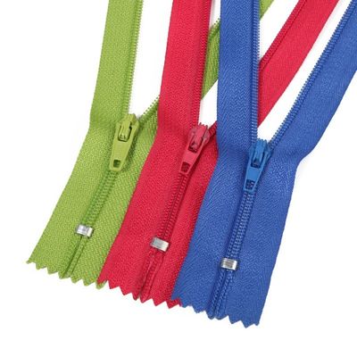 Cerradura 25 Color 3# Cerradura de nylon Cerradura personalizada para accesorios de costura de prendas de vestir