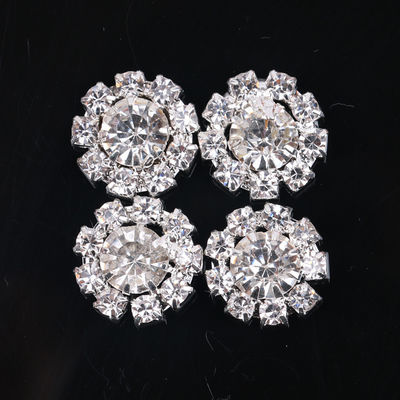 Forma de flor de metal de novia Color claro Botón de cristal de lujo Sandales de lujo Botones de diamante de cristal de lujo para ropa