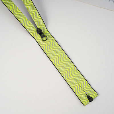 Fábrica de venta al por mayor Custom 3# 5# 7# cerradura impermeable de nylon Auto Lock Varios tipos de cerradura de nylon para bolsas de ropa